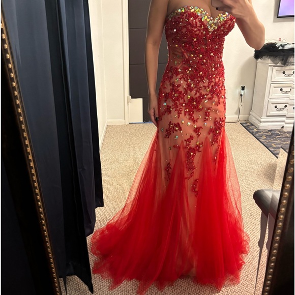 Red formal dress size small - Picture 7 of 7